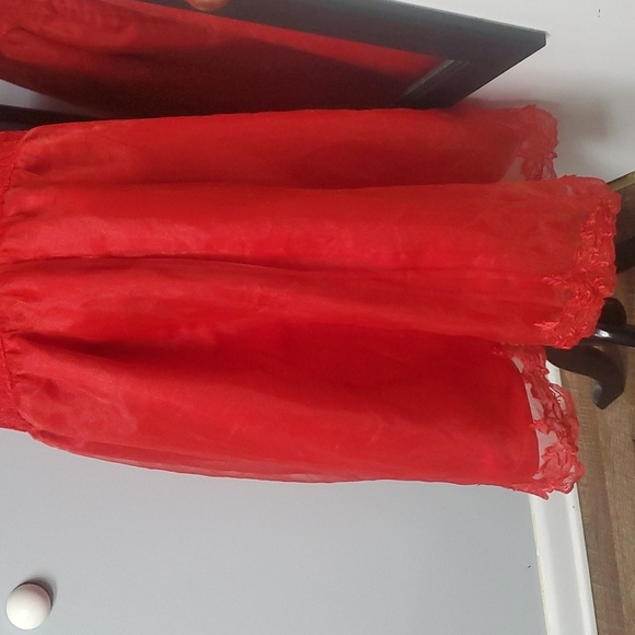 DAZZLING RED FIT N FLARE GOWN STRAPLESS LACE OVERLAY FULL ZIP BACK EMBROIDERED - Picture 11 of 16